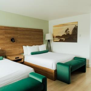 Deluxe Queen Suite