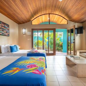 Garden Bungalow with 2 Full Beds (4 Adults)