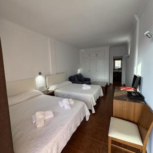 Superior Family Room (2 Adults + 2 Children)