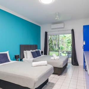 Deluxe Twin Room with Private Bathroom