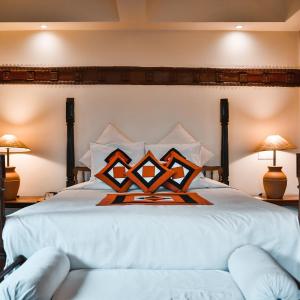 Executive Suite - 15% Discount on F&B at Outlets - Early check In and Check out upto 2 hours (Subject to Availability)