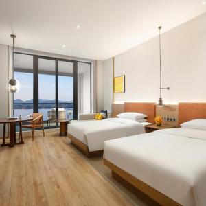 Intercontinental Lake View