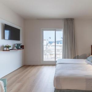 Superior Double Room with Sofa Bed (3 Adults)