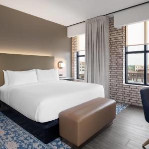 King Corner Room