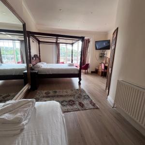 Executive Room with Four Poster Bed and Sea View