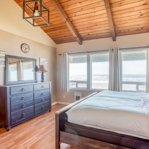 Hunting Lodge - King Suite with Kitchen