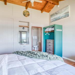 Oregon - King Suite with Kitchen