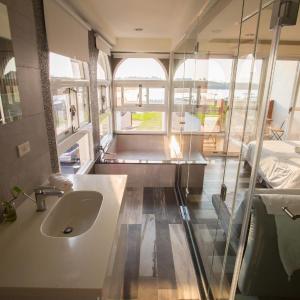 Double Room with Balcony and Sea View