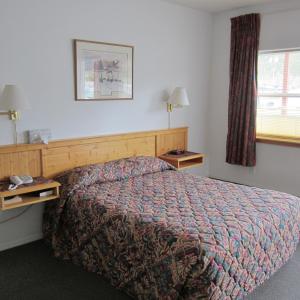 Queen Room with Kitchenette