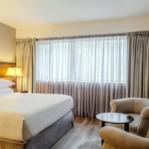 Classic Queen Room with Pool Access