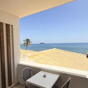 Double or Twin Room with Sea View