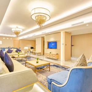 Royal Suite with Lounge Access