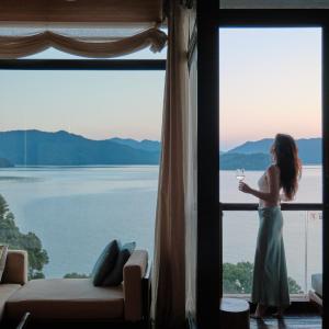 Premium King Room with Lake View