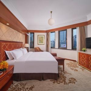 Deluxe Double Suite - Free Shanghai bus tour ticket per stay (two person)