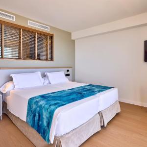 Suite Front Sea View (2 Adults + 2 Children)