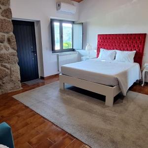 Double or Twin Room with Mountain View