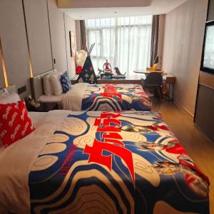 Deluxe Family Room