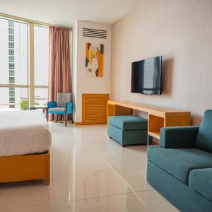 Deluxe Queen Room