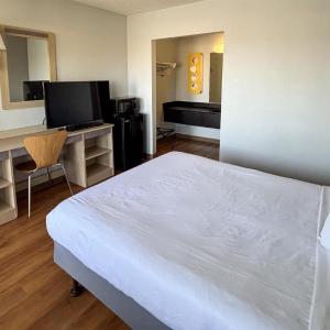 Double Room - Non-Smoking 