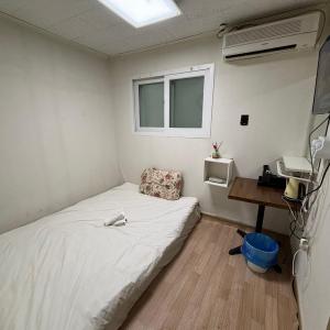 Single Room with Bathroom