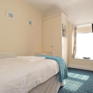 Single Room with Private Bathroom