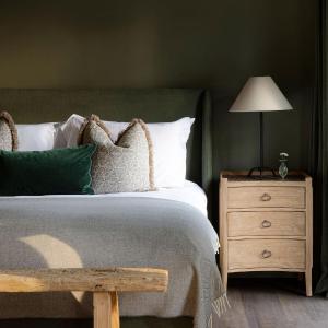 Classic Bedroom (Not Pet Friendly)