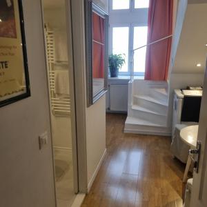 Studio - Split Level