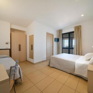 Standard Triple Room with Sea View
