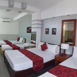 Deluxe Family Room