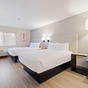 Queen Room with Two Queen Beds and Roll-In Shower - Disability Access/Non-Smoking
