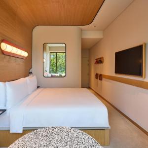 King Room with Pool View