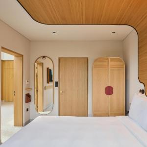 Suite with Pool View