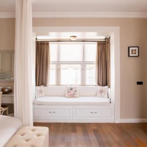Deluxe Room with Bay Window 