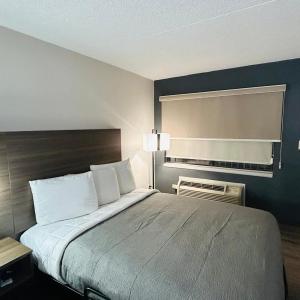 Queen Room with Tub - Disability Access/Non Smoking/Ground floor