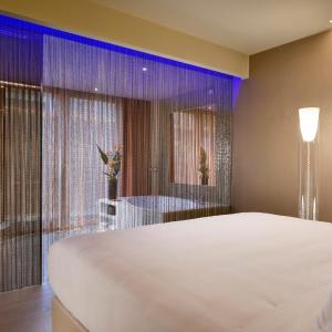 Junior Suite with Hydromassage Shower
