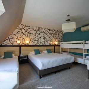 Quintuple Room