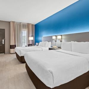 Queen Room with Two Queen Beds - Accessible/Non-Smoking 