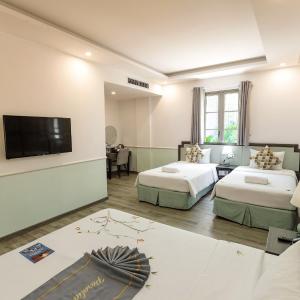 Triple Room with View