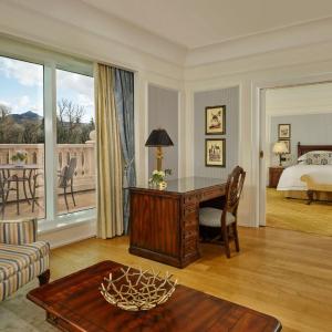 1 Bedroom Suite, King, Mountain view, Balcony