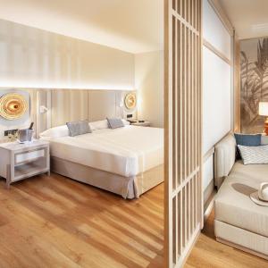 Executive Esencia (2 Adults + 1 Child)