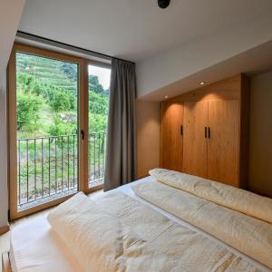 One-Bedroom Apartment with Balcony