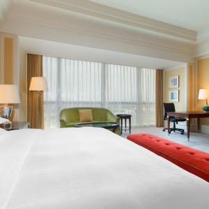 Club King Room