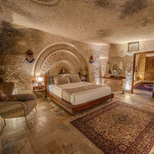 King Suite with Jacuzzi 201
