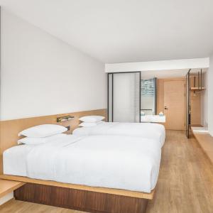Superior King Room with Garden View