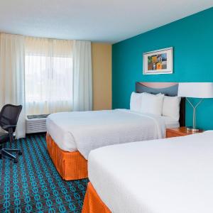 Queen Room with Two Queen Beds - Hearing Accessible