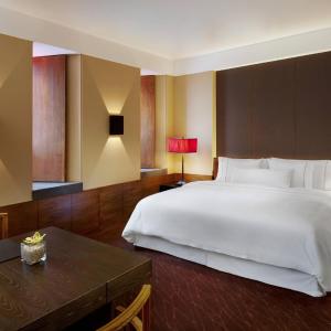 Super Deluxe Room Guest Room 1 King