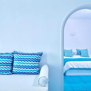 Classic Junior Suite with Caldera View (Only for 2 people)