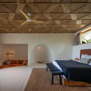 Royal Suite with Free 1x 60 Minutes Balinese Massage for 2 Persons, 15% F&B Discount, VIP Access to Luna Beach Club and Nuanu Tour