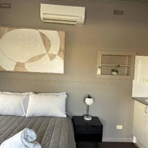 Deluxe Queen Suite