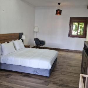 Three-Bedroom Premium Apartment with Resort View